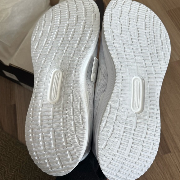 NWT Men's adidas Runfalcon 5 Cloudfoam Athletic Lace-Up Sneakers in White - Picture 5 of 6